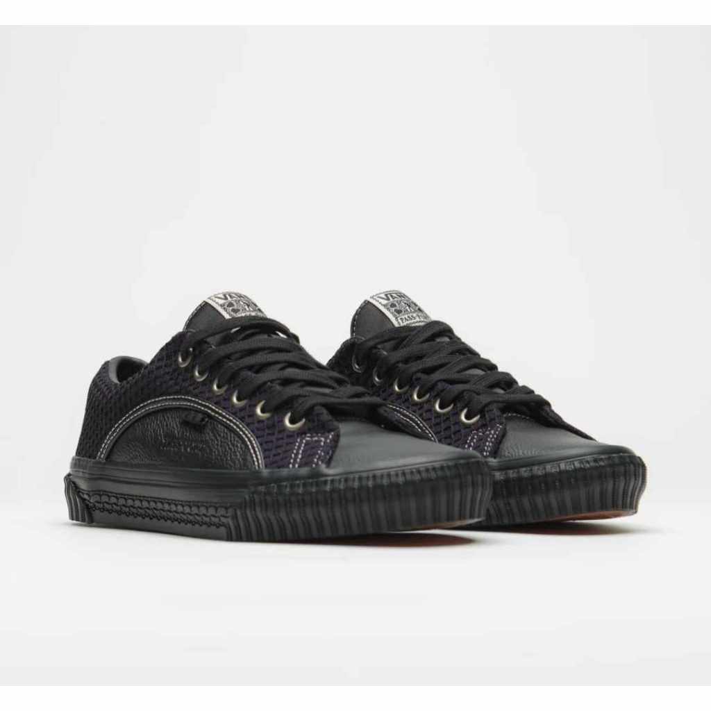 VANS X PASSPORT SKATE LAMPIN SKATE SHOES BLACK / PURPLE