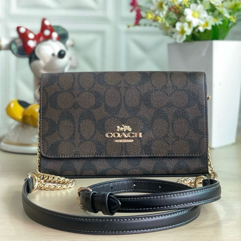 พร้อมส่ง กระเป๋า Coach Flap Clutch Crossbody In Signature Style No : CP033