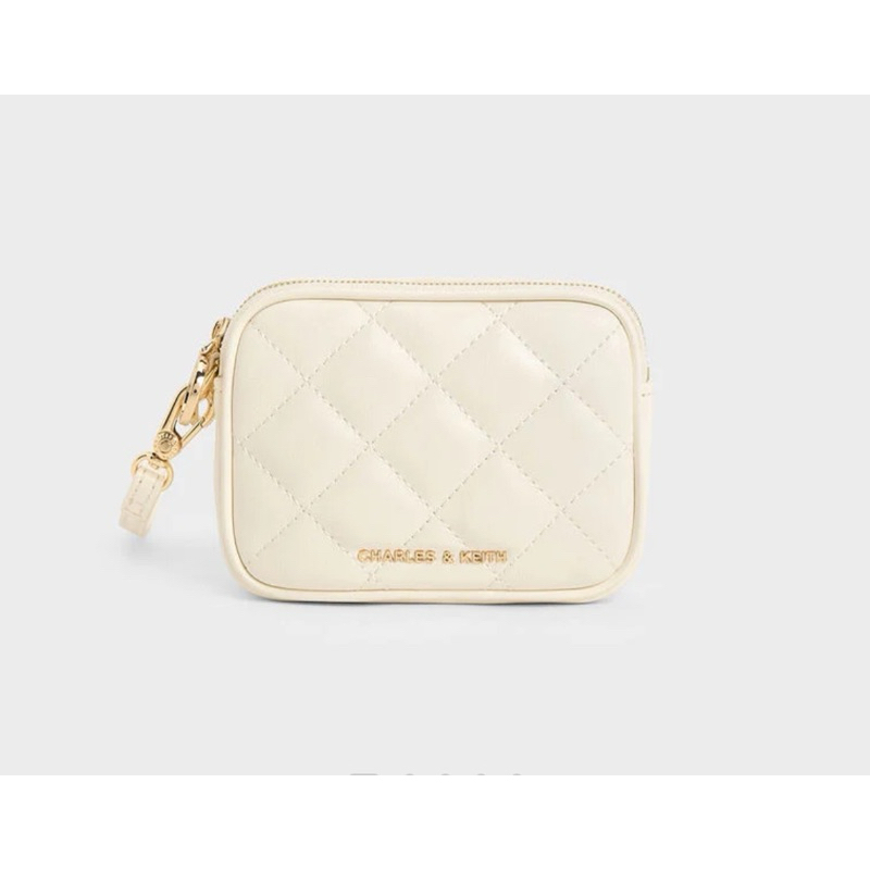 [มือสอง] Charles & Keilh กระเป๋าเพาช์คล้องข้อมือดีไซน์ลายควิลท์รุ่น Apfra - สีครีม