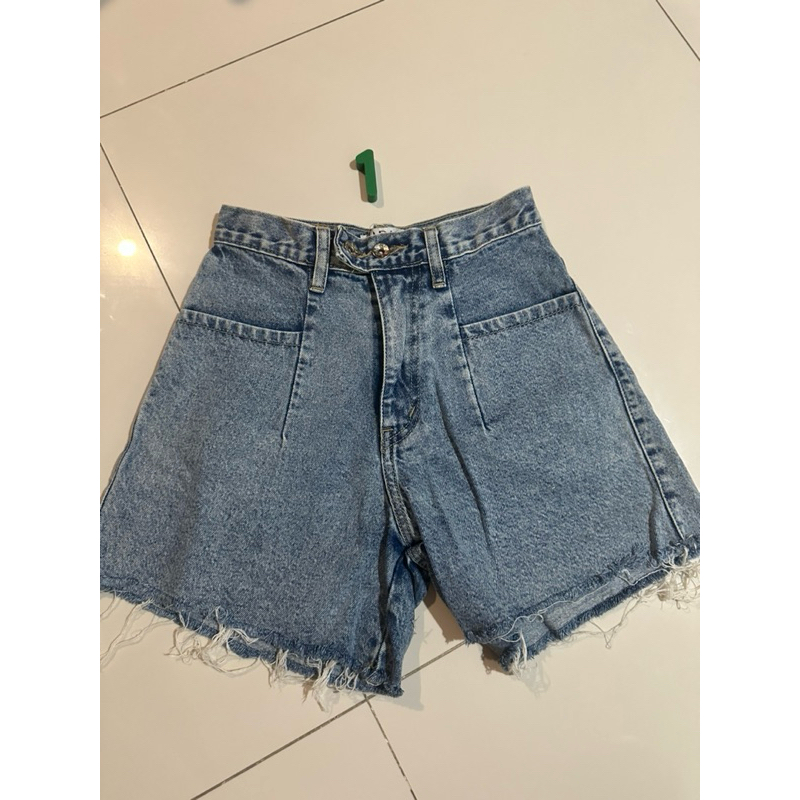 กางเกงยีนส์ขาสั้นป้ายSARANมี3แบบให้เลือกจ้า