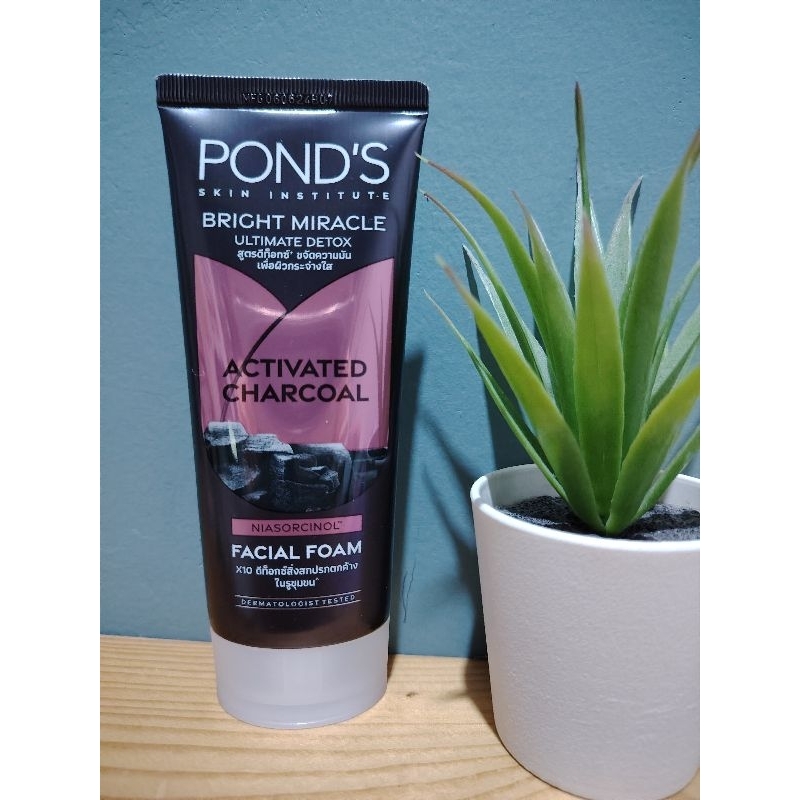 Ponds: พอนด์ส ไบรท์ มิราเคิล อัลทิเมท ดีท็อกซ์ แอคทิเวท ชาร์โคล เฟเชียล โฟม(90g)