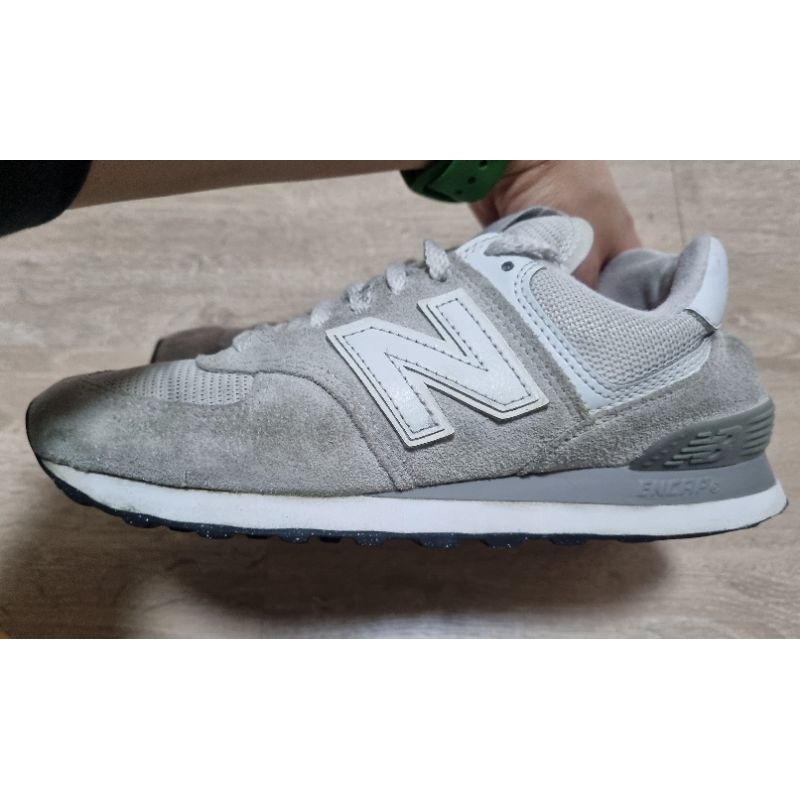 รองเท้า(มือสอง) new balance 574 ไซต์ 37.5 >>เลื่อนรูปดูก่อนกดสั่ง>>