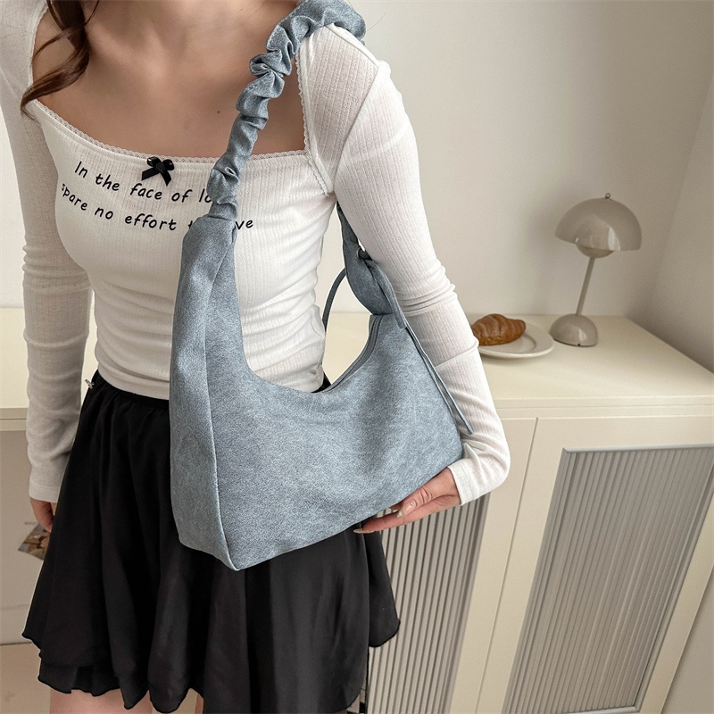 bag_1(BAG2070) กระเป๋าสะพายไหล่หนังพียู-ปรับสายย่นสะพายข้างได้