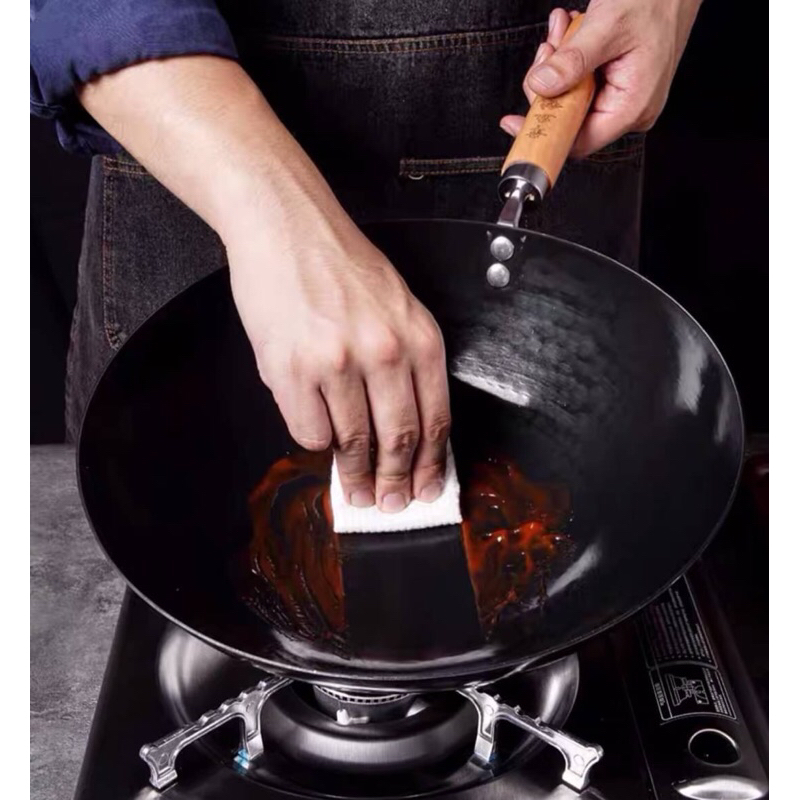 Iron pan cooking กระทะเหล็กทำอาหาร