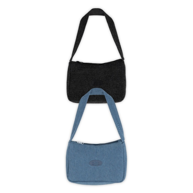 URTHE - กระเป๋ายีนส์สะพายข้าง สกรีน 3D โลโก้ รุ่น DEMINIM HOBO BAG
