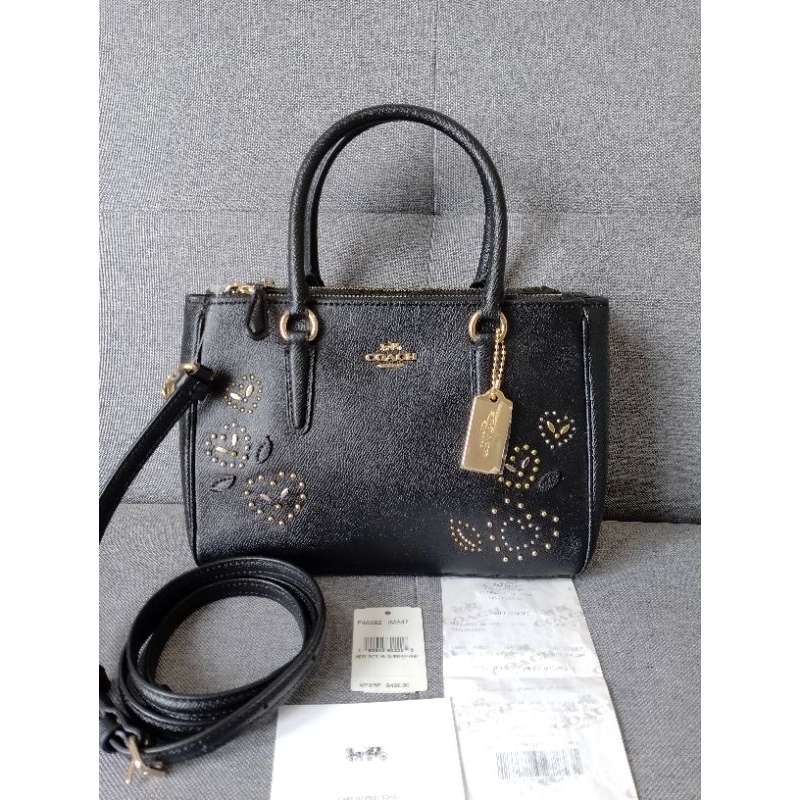 ใหม่ แท้💯% COACH F46292 MINI SURREY CARRYALL WITH HEART BANDANA RIVETS