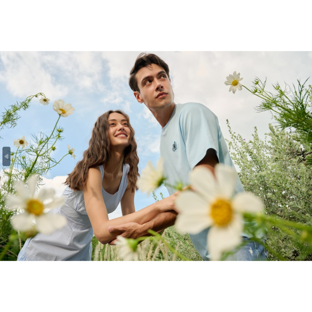 LITTLE BEE WINTER SONG UNISEX TEE