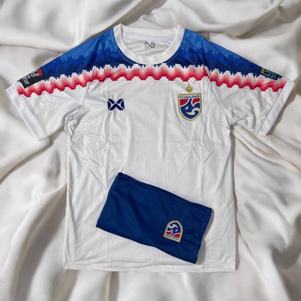 เสื้อฟุตบอล ทีมชาติไทย เสื้อพร้อมกางเกงชุดกีฬาใหม่ล่าสุด 2024 กับ 2025 เหนือผ้าดีใส่สบาย