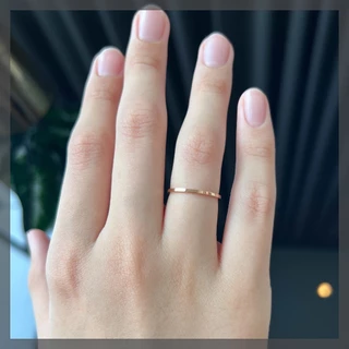 Kismet แหวนมินิมอล ตัวเรือนสแตนเลส สีโรสโกลด์ Rose Gold หน้ากว้าง 1 มิล ทรงเหลี่ยม Gray & Gold Jewelry [KRN141]