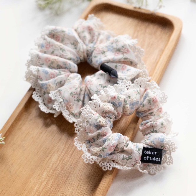 teller of tales scrunchies : daphne (country cottage collection)