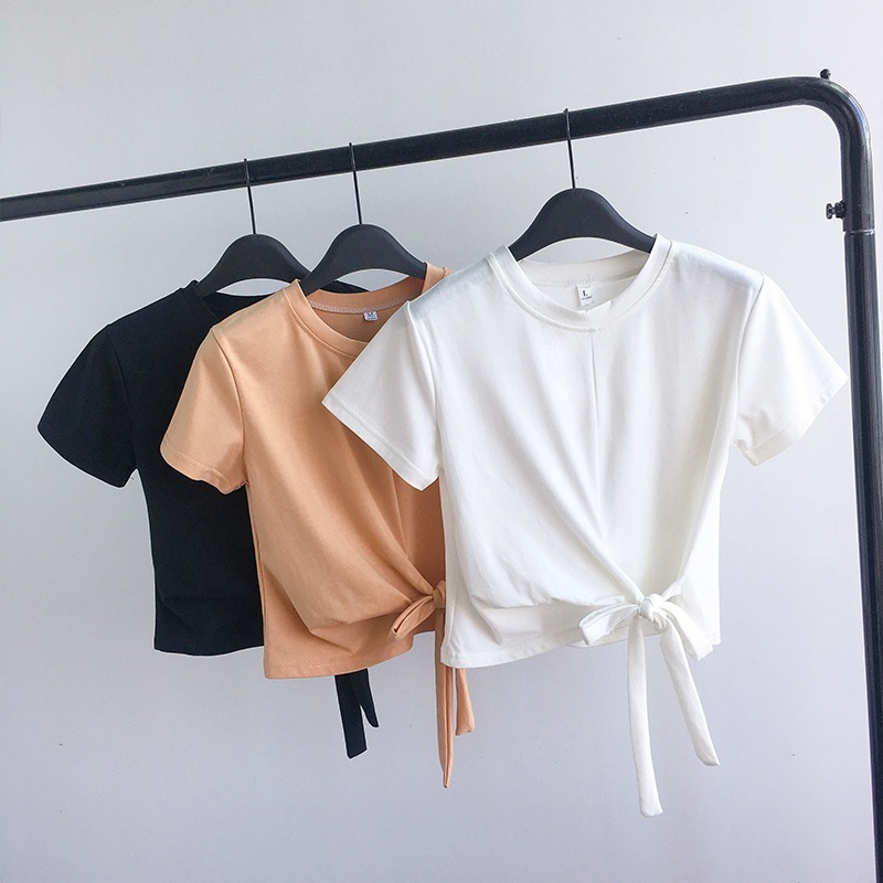 Lalisa พร้อมส่ง เสื้อยืดผู้หญิง เสื้อครอป แขนสั้นน่ารัก ครอปเกร๋ผ้ายืดใส่สบาย ฮิตสุดๆ เสื้อยืดเอวลอยผูกโบว์ เสื้อแฟชั