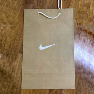 ถุงกระดาษ NIKE JUST DO IT! แท้ 100%  พร้อมส่ง 🇹🇭