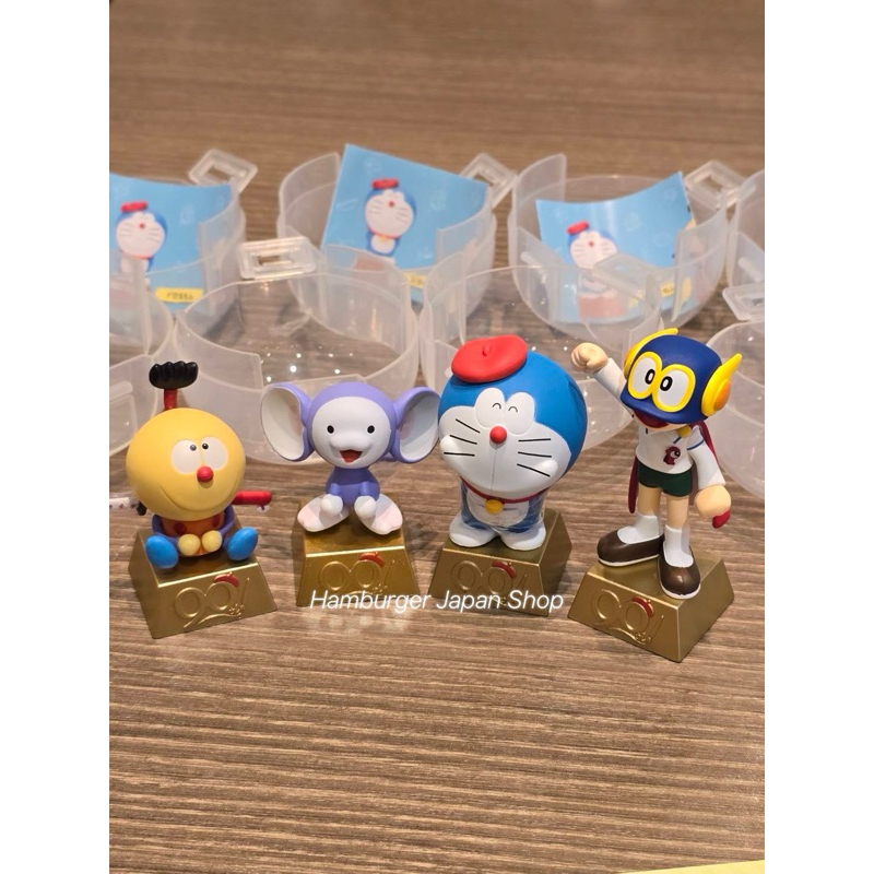 Gashapon Doraemon 90th กาชาปอง จากญี่ปุ่น โดราเอม่อนและเพื่อนๆครบรอบ90 ปี อาจารย์ฟูจิโอะ