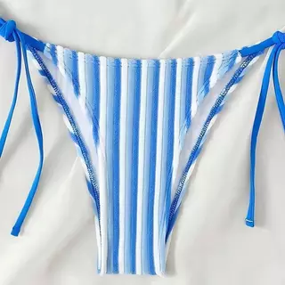 🌸Swift Bra🌸Fashion Bikini บิกินี่ 2 ชิ้น ชุดว่ายน้ำสำหรับผู้หญิง ลายดอกไม้ ผ้าคุณภาพสูง ชุดว่ายน้ำคล้องคอ กางเกงผูกเชือก