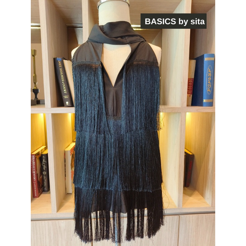 Basics by sita เสื้อกล้าม เสื้อสายเดี่ยว ผ้าผูดคอสวยเก๋มากๆ จำใส่ทำงานลุคสาวมั่นใจ หรือใส่เที่ยวได้