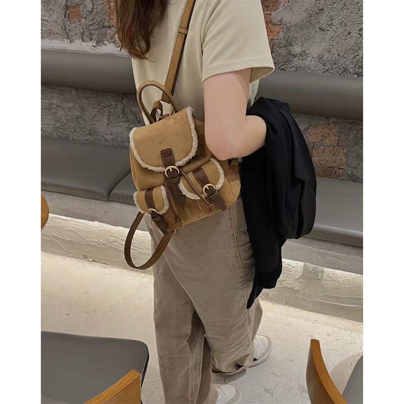 🚀พร้อมส่ง🚀กระเป๋าเป้หนังกลับ สีน้ำตาล mini backpack จุของได้เยอะ สีน้ำตาลที่ถูกต้อง