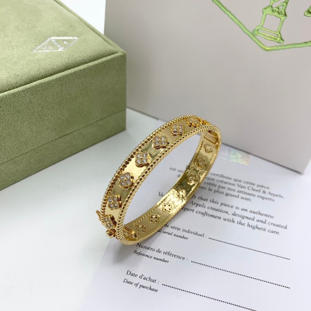 กำไลVan Cleef & Arpels   Bracelet ขนาด 20cm   Full set box