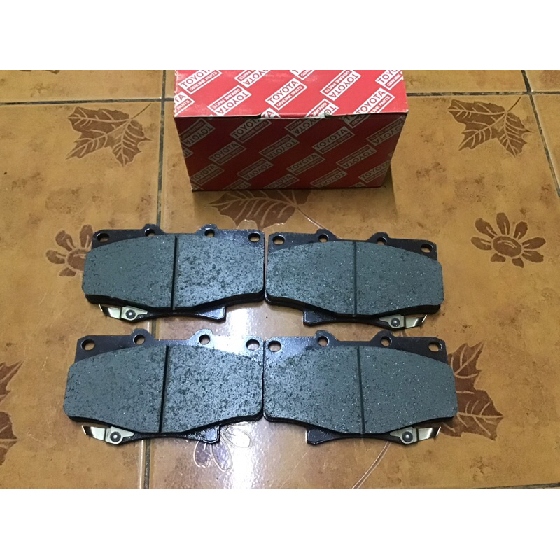 ผ้าเบรคหน้าแท้ toyota land cruiser vx80 ปี1990-1998