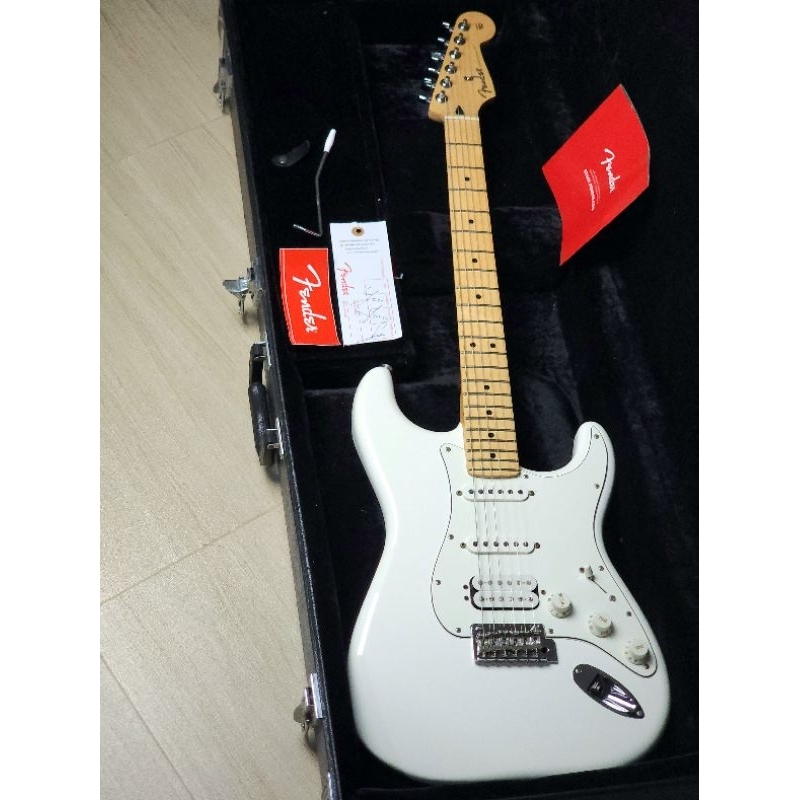 Fender Player Stratocaster SSH mexico ปี 2022 (มือสอง) สภาพมือ 1 ตัวโชว์