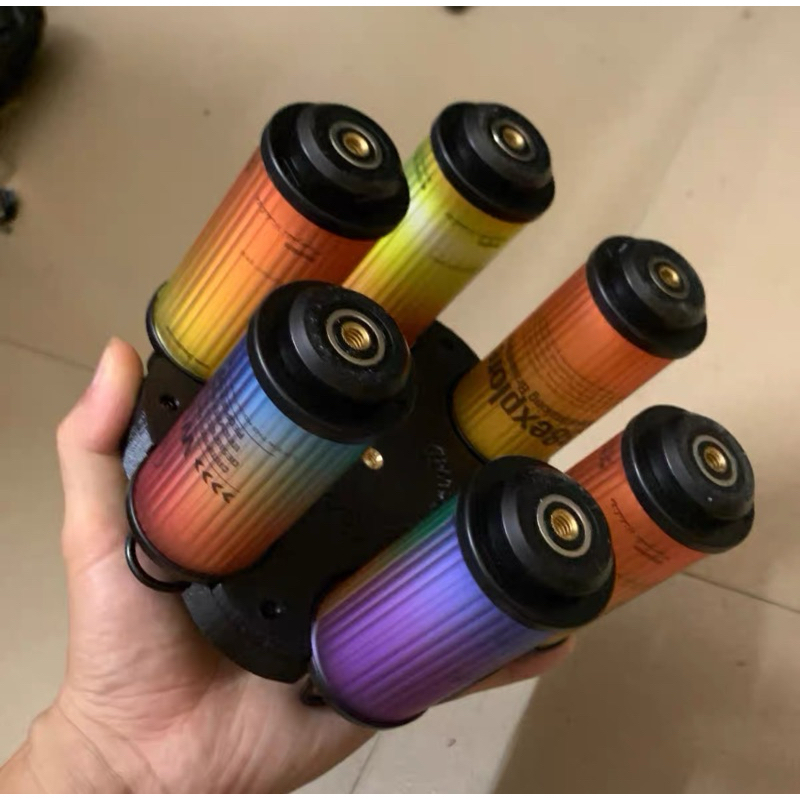 ที่ชาจน์ไฟ 38 explore หรือ Goal Zero ที่ละมากๆ ชาจน์ ครั้งละ 6 อัน charger bulk camping lantern