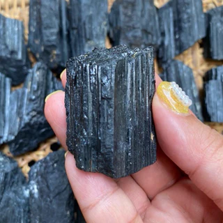 ‼️พร้อมส่งใน🇹🇭‼️Black tourmaline แบล็คทัวร์มาลีน ช่วยเปลี่ยนพลังงานลบเป็นพลังงานบวก ช่วยปกป้องคุ้มครองจากคุณไสย์ มนต์ดำ