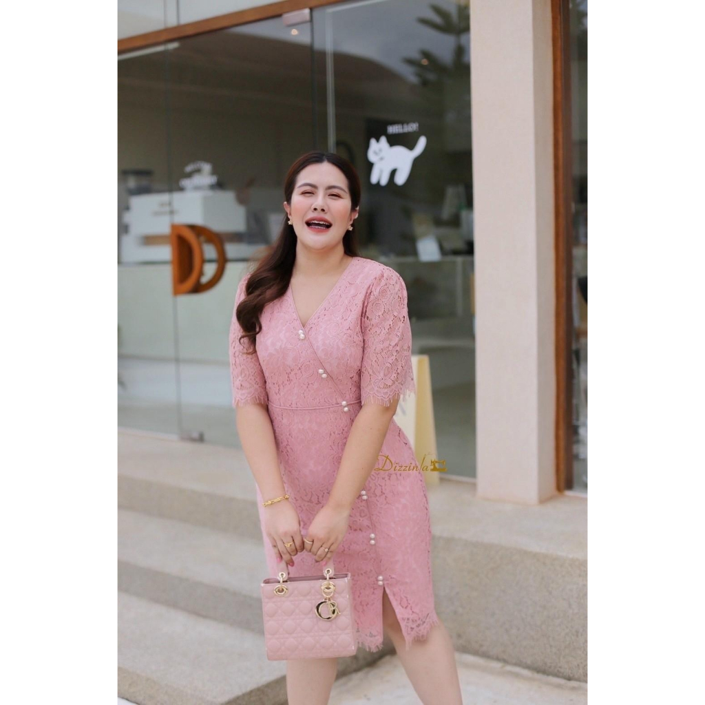 Dz069-เดรสลูกไม้คอวีสีชมพู