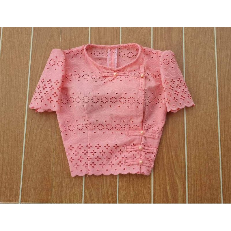 เสื้อฉลูลูกไม้หลากหลายสีงานซิปหลังกระดุมข้างสินค้างานตรงปกตามรูปภาพมาsize ml