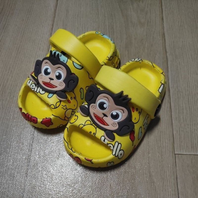 รองเท้าเด็ก รัดส้น หน้าลิง