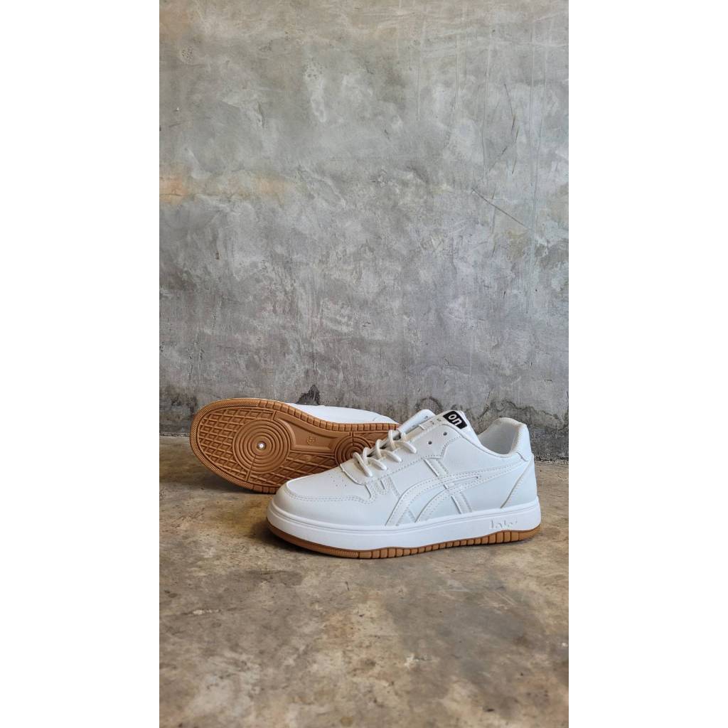 รองเท้าผ้าใบ เซฟตี้ หัวเหล็ก แนวแฟชั่น น้ำหนักเบา ราคา 579 บ.ไม่ต้องสั่งเผื่อไซส์
