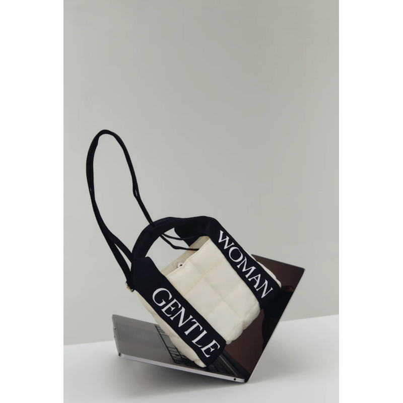 [พร้อมส่ง] กระเป๋า Gentlewoman Hollywood Puffer Bag