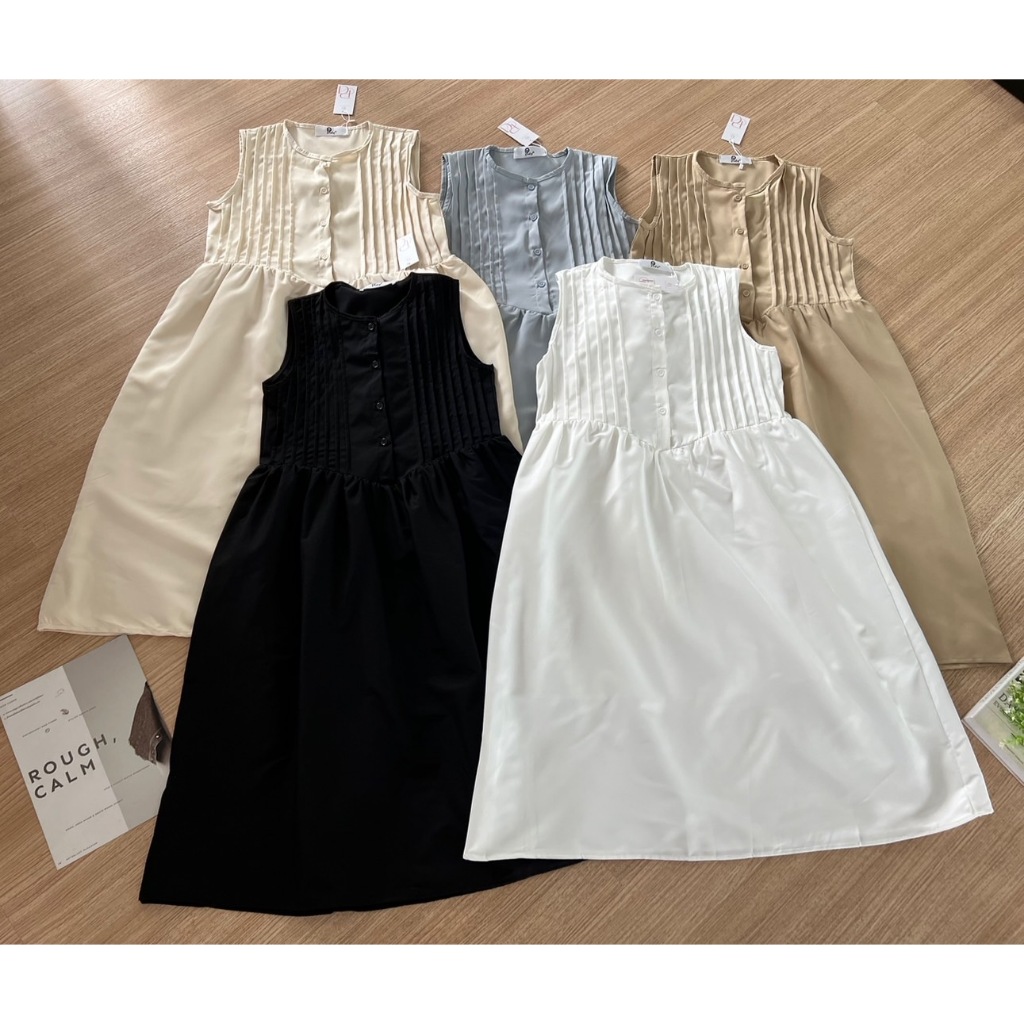 Pradap_brand:เดรสแขนกุดสีพื้น