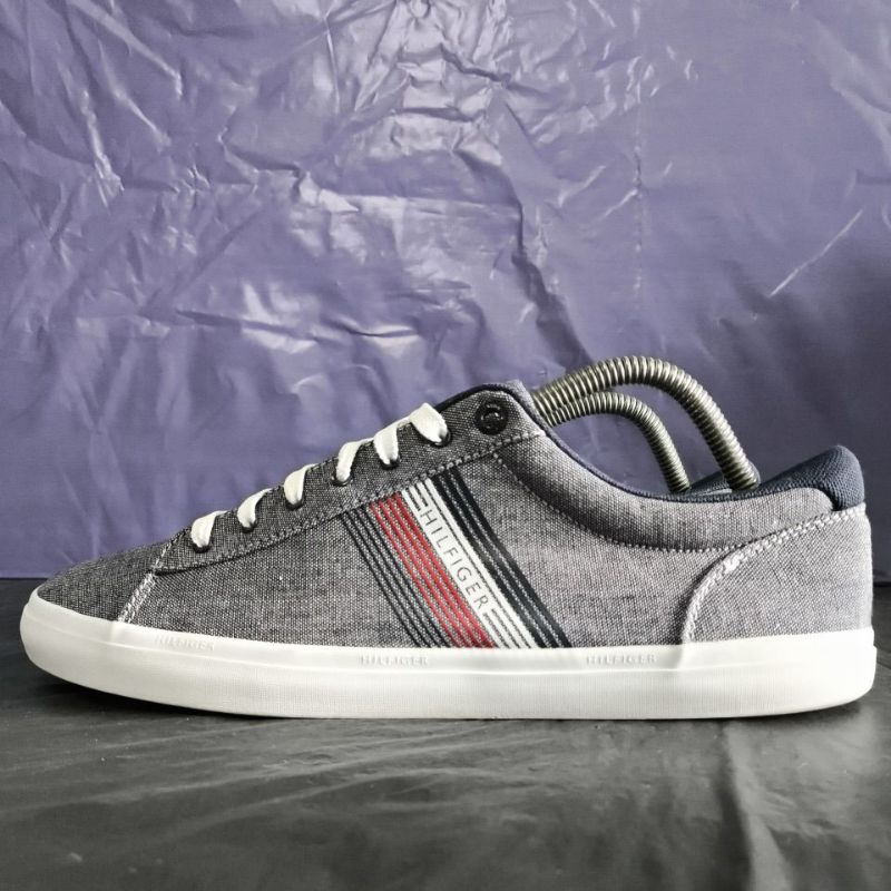 รองเท้า Tommy Hilfiger มือสองของแท้ Size 42/26.5 cm.