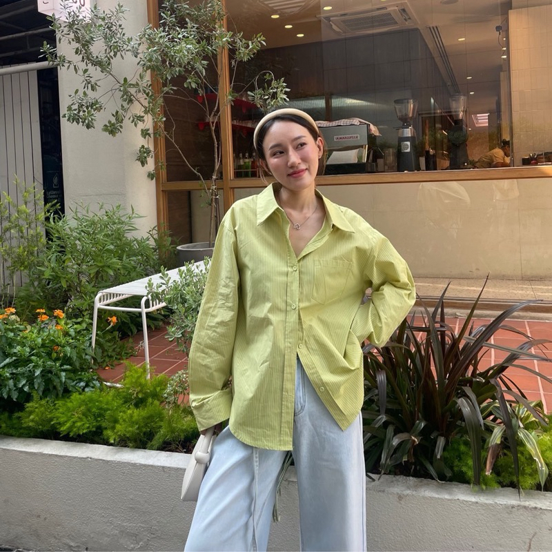 เสื้อเชิ้ต ลายทาง แต่งกระเป๋าหน้า knockknockth