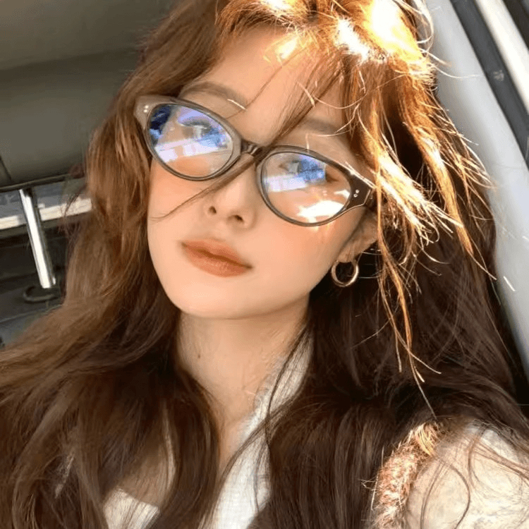 [จัดส่งจากกรุงเทพ]แฟชั่นเกาหลีแว่นตา ย้อนยุคกรอบใส ป้องกันแสงสีฟ้า ไล่โทนสี ขนาดใหญ่เครื่องประดับแฟชั่นแว่นกันแดดUnisex - รูปที่ 4