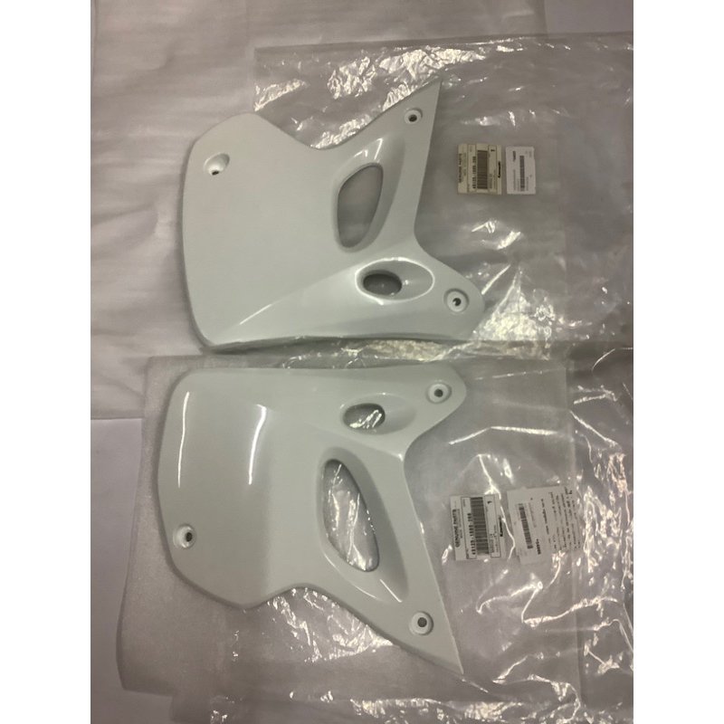 กระบังเครื่องแท้L/Rรุ่นKawasaki-KSRเก่าราคาคู่ละ-สีขาว*54665*54666