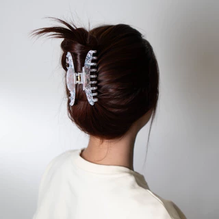 TITANIA Hair Clip กิ๊บหนีบผม สี Glacier Shine นำเข้าจากเยอรมัน (1 กล่องบรรจุ 1 ชิ้น)