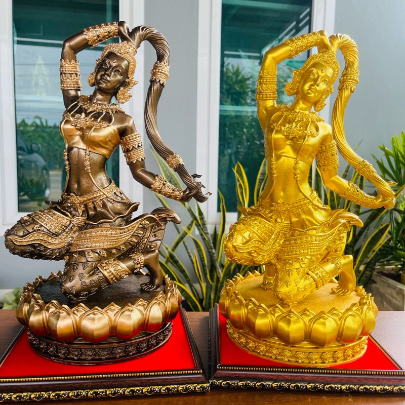 พระแม่ธรณีแร่เหล็กน้ำพี้ แถมฟรีฐานรอง