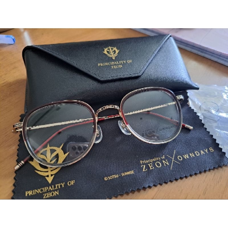 แว่น owndays Limited Zeon Gundam มือสอง สภาพดี