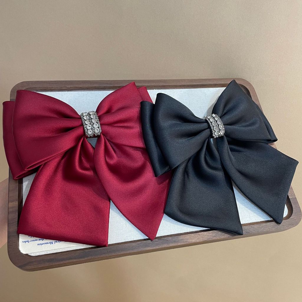 พร้อมส่ง P-09 โบว์ติดผมงานพรีเมี่ยม โบว์ติดผมผ้าซาติน โบว์เกาหลี งานสวยหรูดูแพง กิ๊บติดผม เครื่องประดับผม