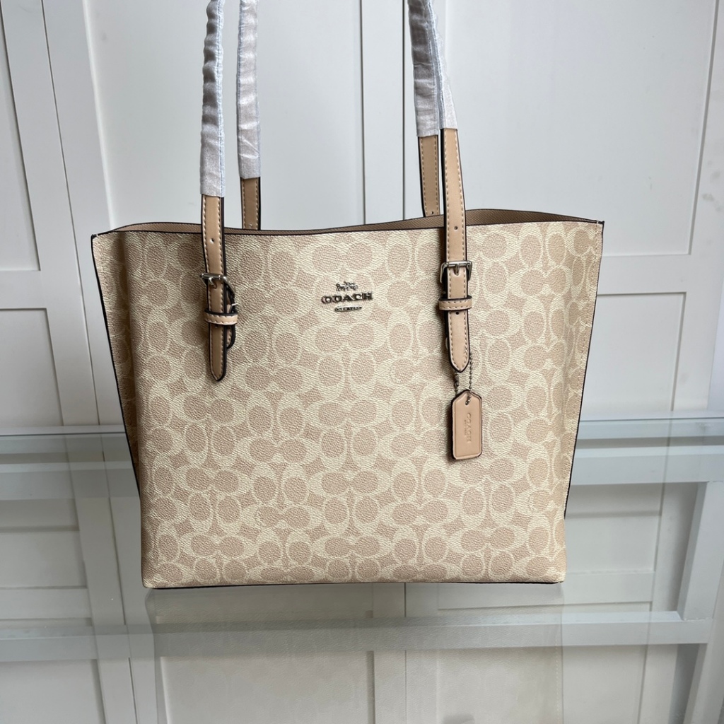 แท้💯% outlet Mollie Tote 13 นิ้ว กระเป๋าโท้ตใบใหญ่ของผู้หญิง กระเป๋าสะพายซิปกันน้ำ สามารถใส่ไอแพดได้