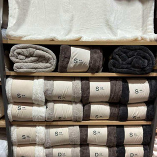 MUJI มูจิ ผ้าห่มแบบหนา และแบบบาง Warm Fiber Thick และ Thin B…