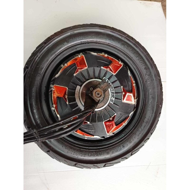 Qs motor wp v4 12 นิ้ว (มือสอง) ใช้ส่วนลดจากโค๊ตได้ถึง 25%