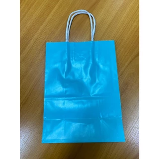 ถุงกระดาษอาร์ตหูหิ้ว สีฟ้า [ซื้อ 1 ใบ แถม 1 ใบ]