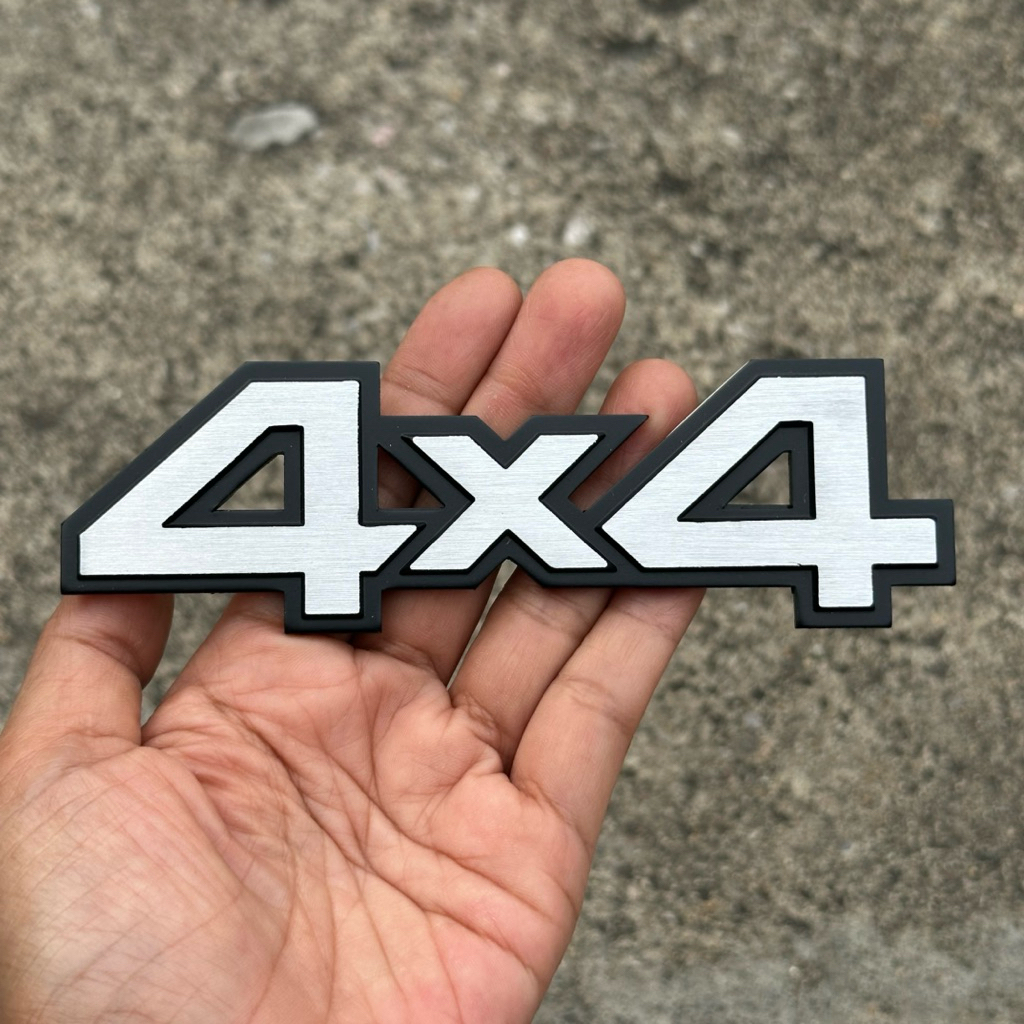 โลโก้ 4x4 3D ขนาด 14x4.3cm