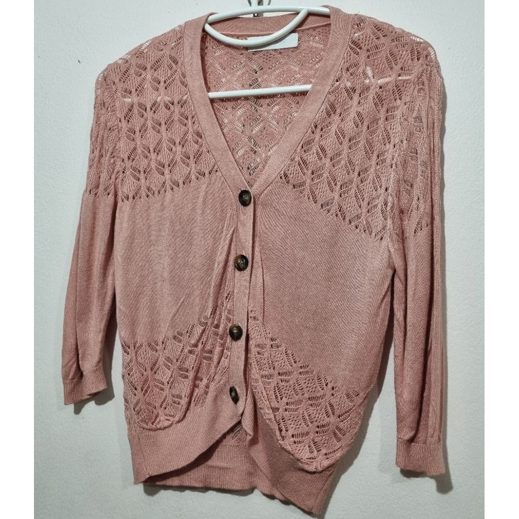 เสื้อคาร์ดิแกน สี oldrose มือสอง จากญี่ปุ่น cecil mcbee สภาพดี ผ้าดี ผ้านิ่ม ไม่คัน