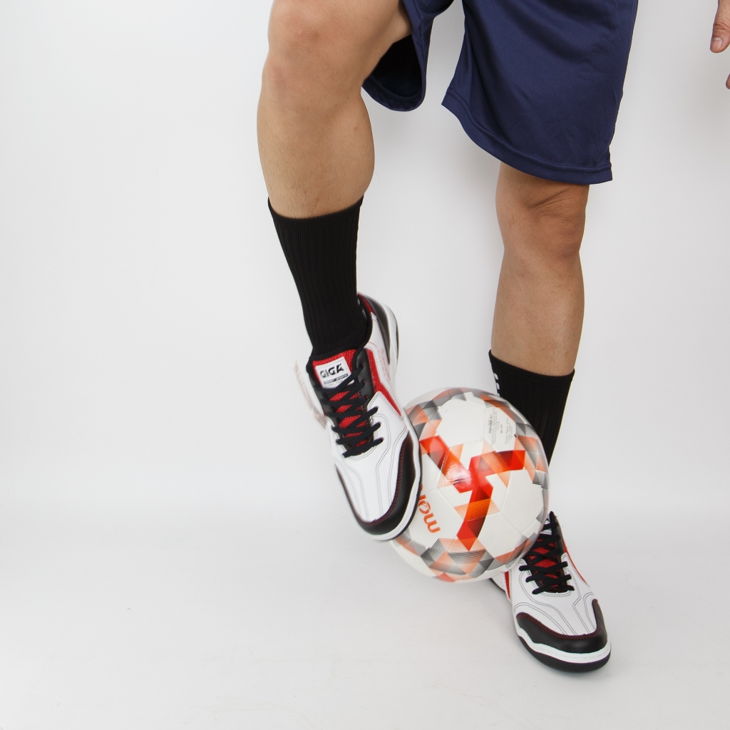 [ฟรีถุงเท้ากันลื่น]รองเท้าผ้าใบรองเท้าฟุตซอล GIGA(FG432)ของแท้ ฟรี! สีกรมพื้นเทา 1 คู่ งานไทยใส่คุ้ม