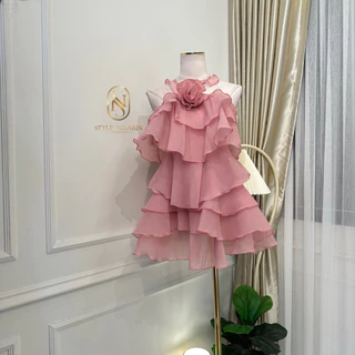 zani dress ชุดเดรสสั้น ทรงขนมชั้น แต่งกุหลาบตรงกลาง งานผ้าออแกนดี้ น่ารักหวานมาก **ชุดค่อนข้างสั้นแนะนำสาวตัวเล็กสูงไม่เ