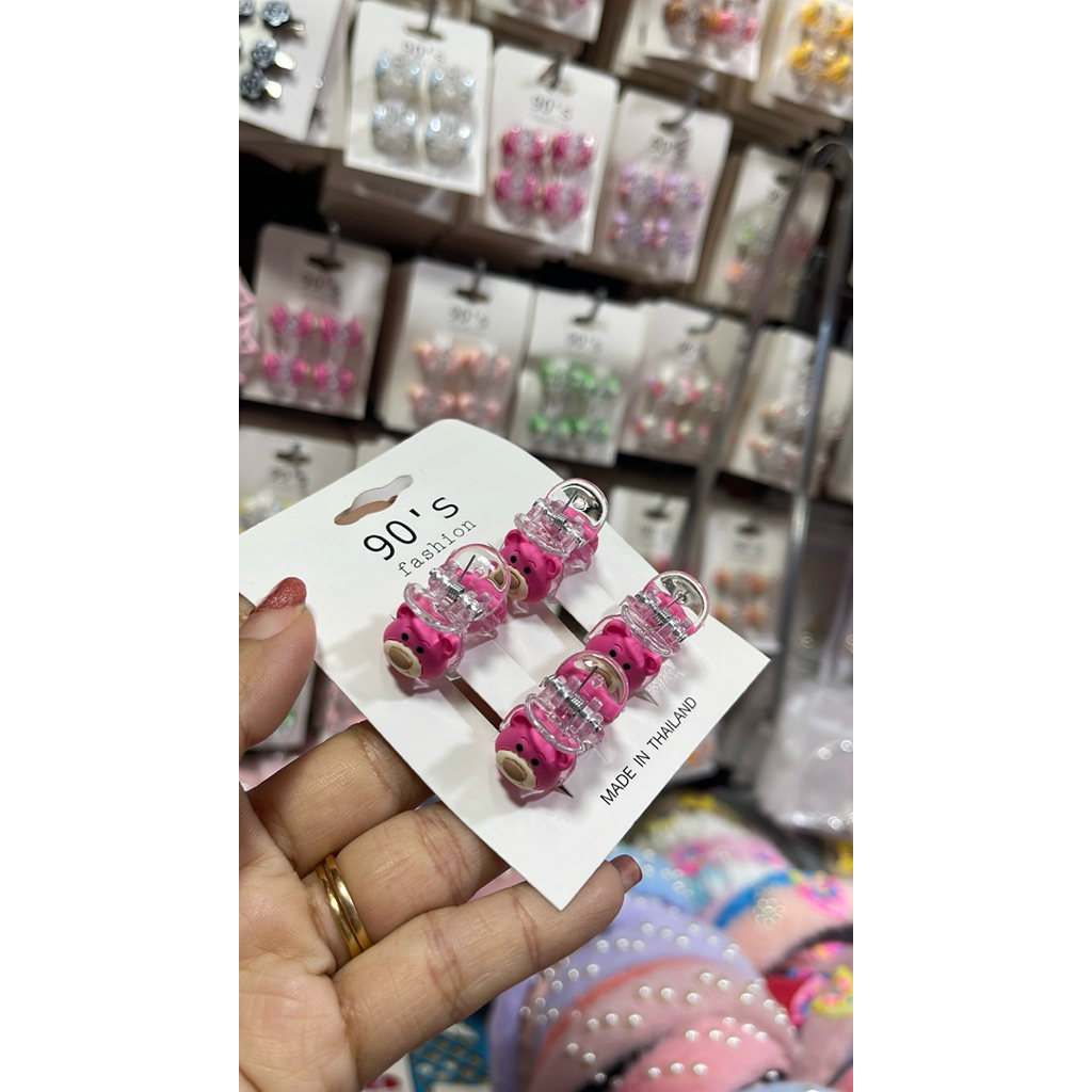 กิ๊บจิ๋วลายการ์ตูน1แผงมี4ชิ้นรวม1โหลได้48ชิ้น