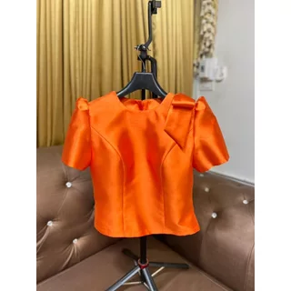 เสื้อผ้าไหมอิตาลีอัดกาวทั้งตัว เเขนสั้นแต่งโบว์ที่ไหล่ รุ่น [อิตาลีโบว์เดี่ยว]