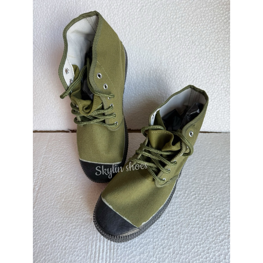 รองเท้าเขียวพื้นดำ รุ่น 3509 สีเขียว มีเบอร์ 36 ถึง 45